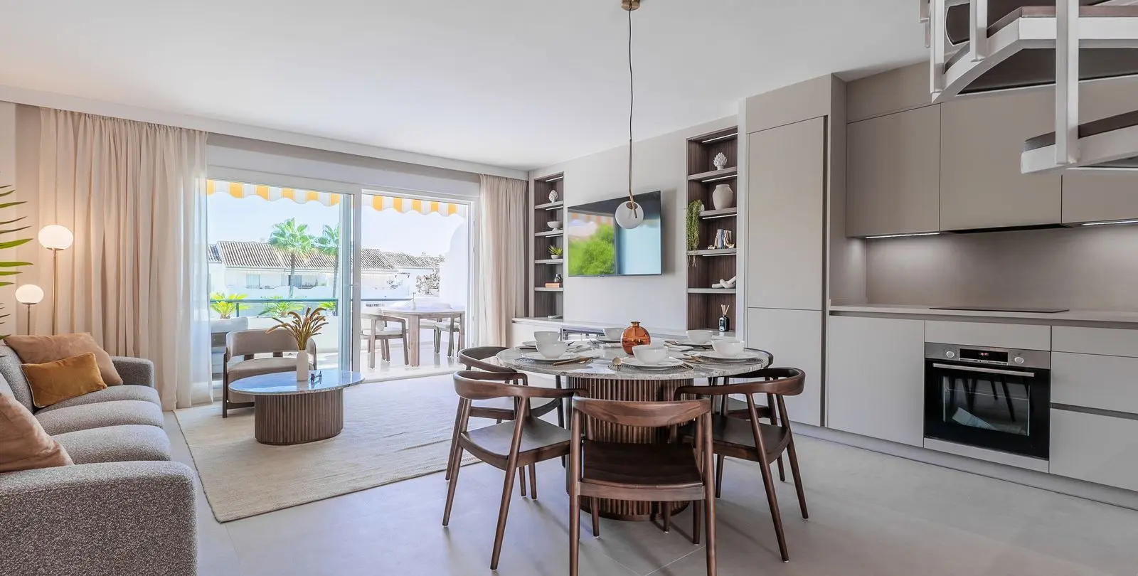 Sale of penthouse in El Paraiso 2