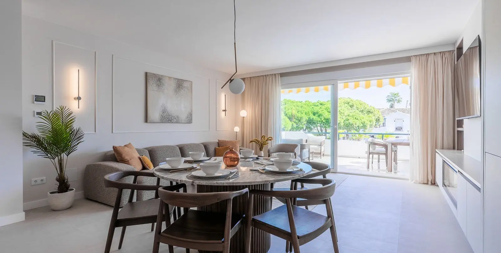 Sale of penthouse in El Paraiso 3