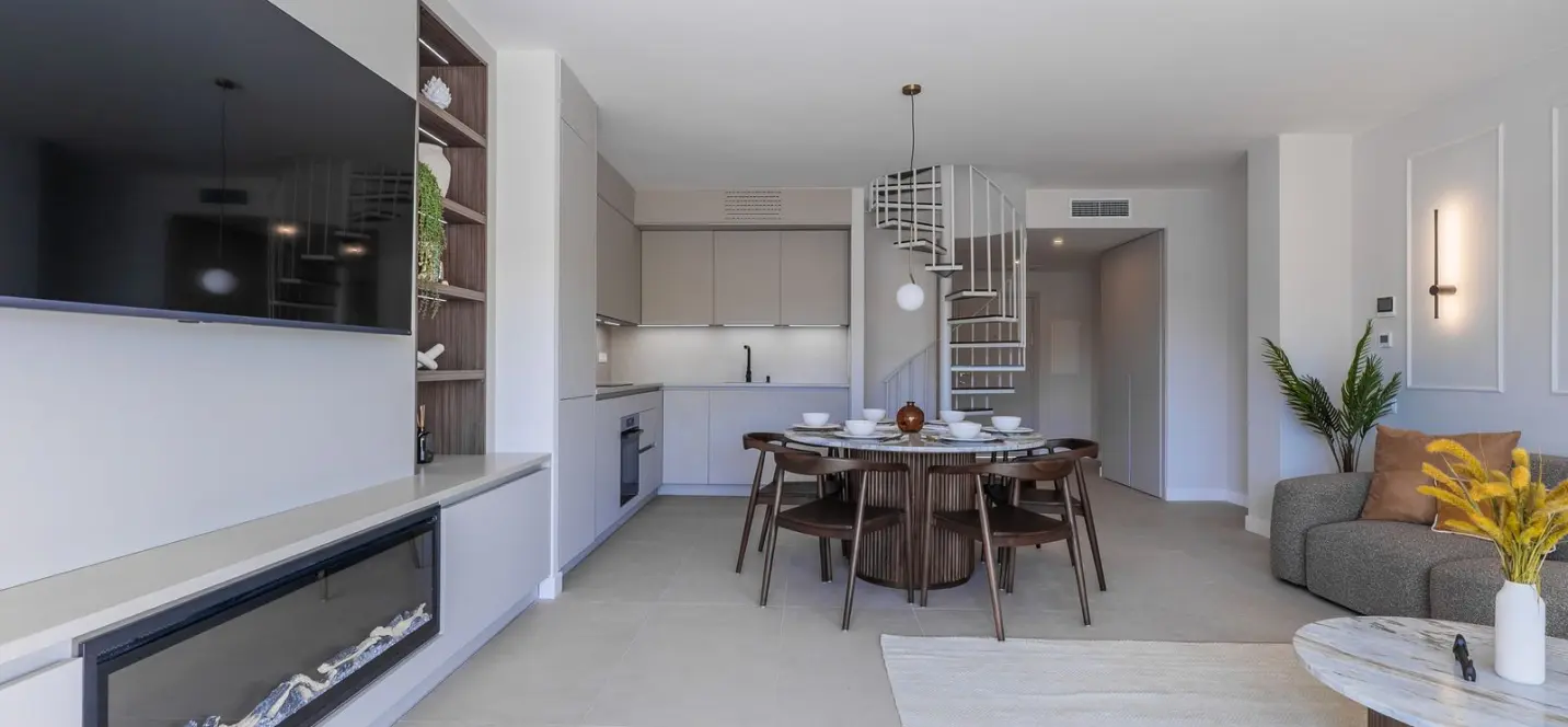 Sale of penthouse in El Paraiso 3