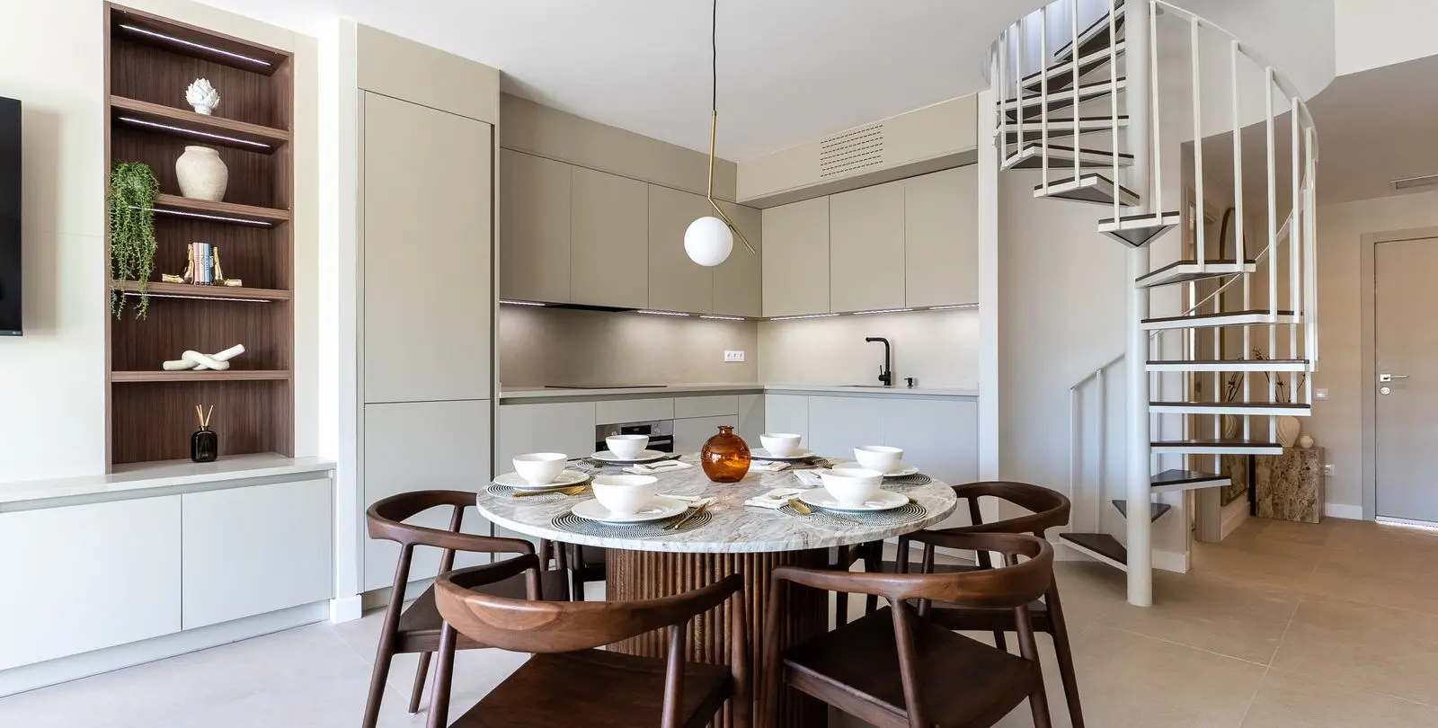 Sale of penthouse in El Paraiso 9