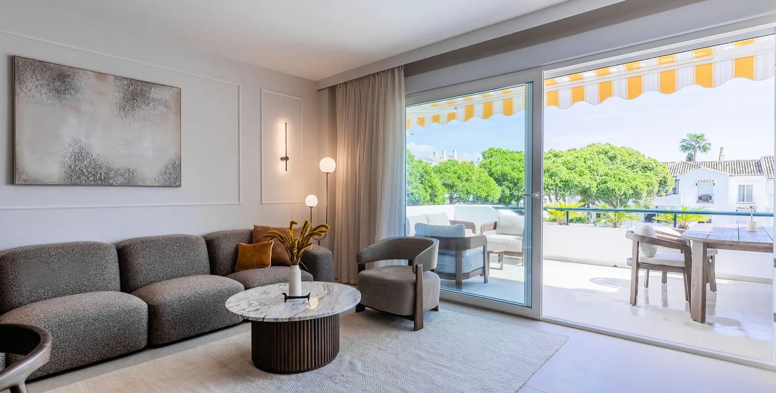 Sale of penthouse in El Paraiso 10