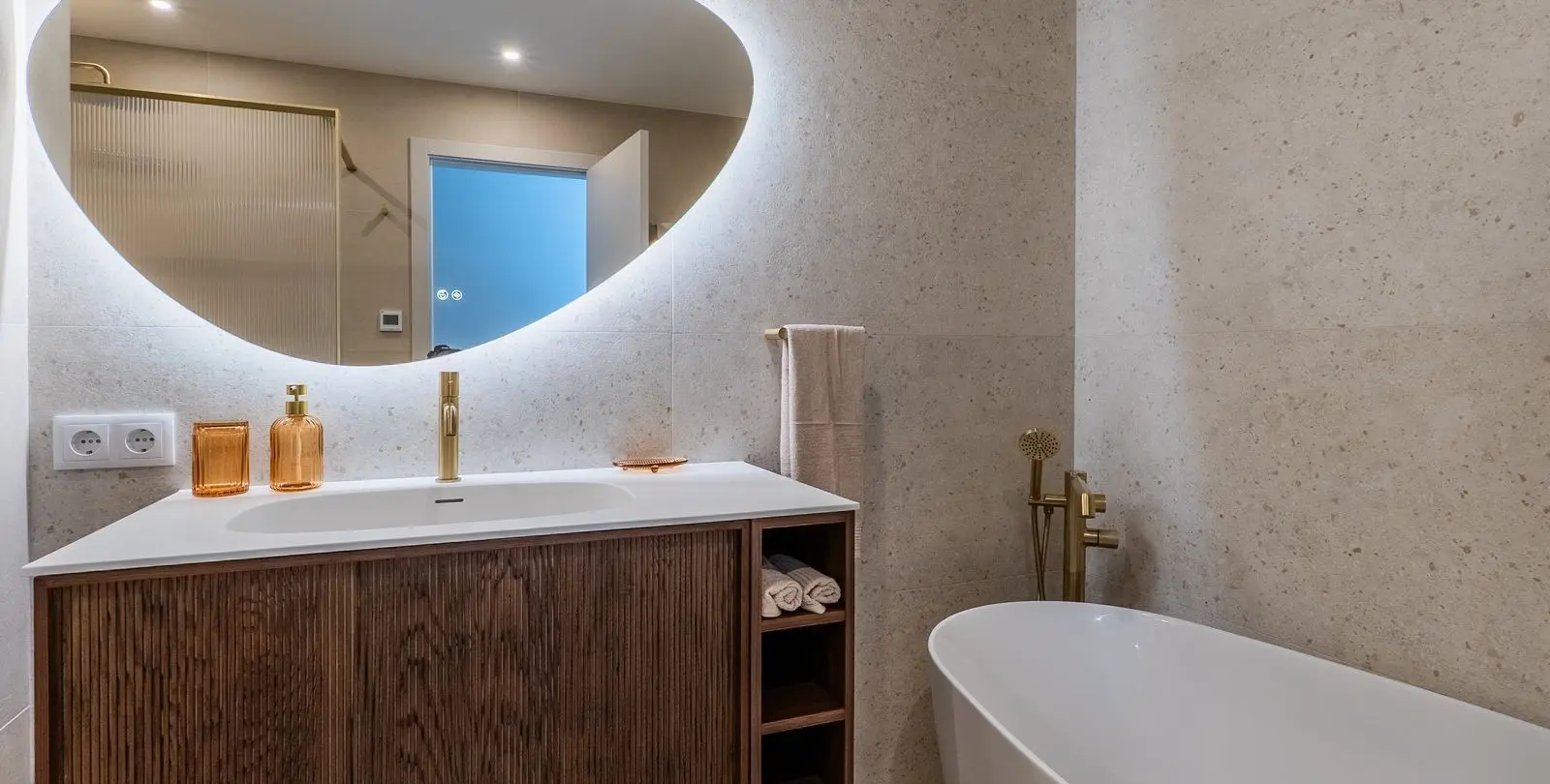 Sale of penthouse in El Paraiso 22