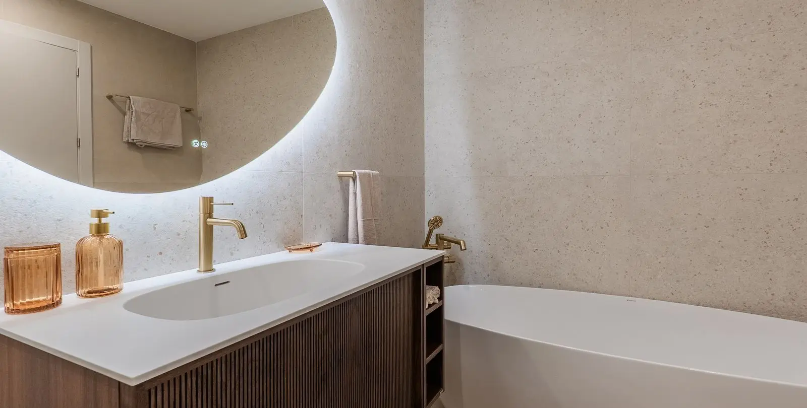 Sale of penthouse in El Paraiso 23