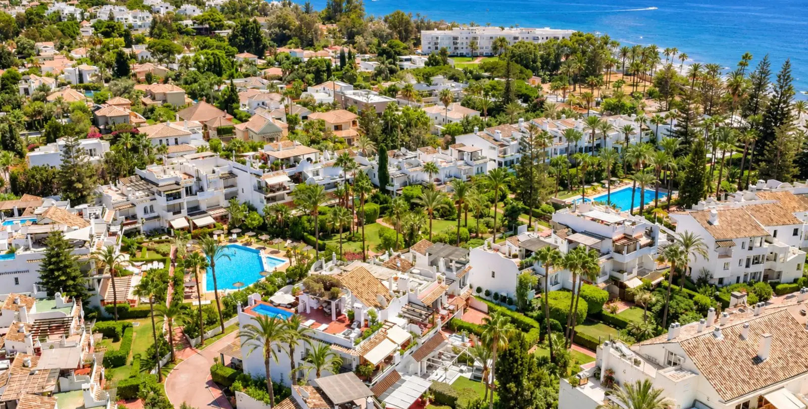 Sale of ground floor apartment in San Pedro de Alcántara 18