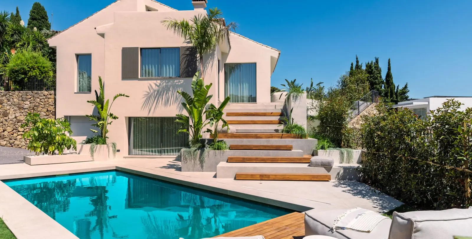 Sale of detached villa in Nueva Andalucía 9