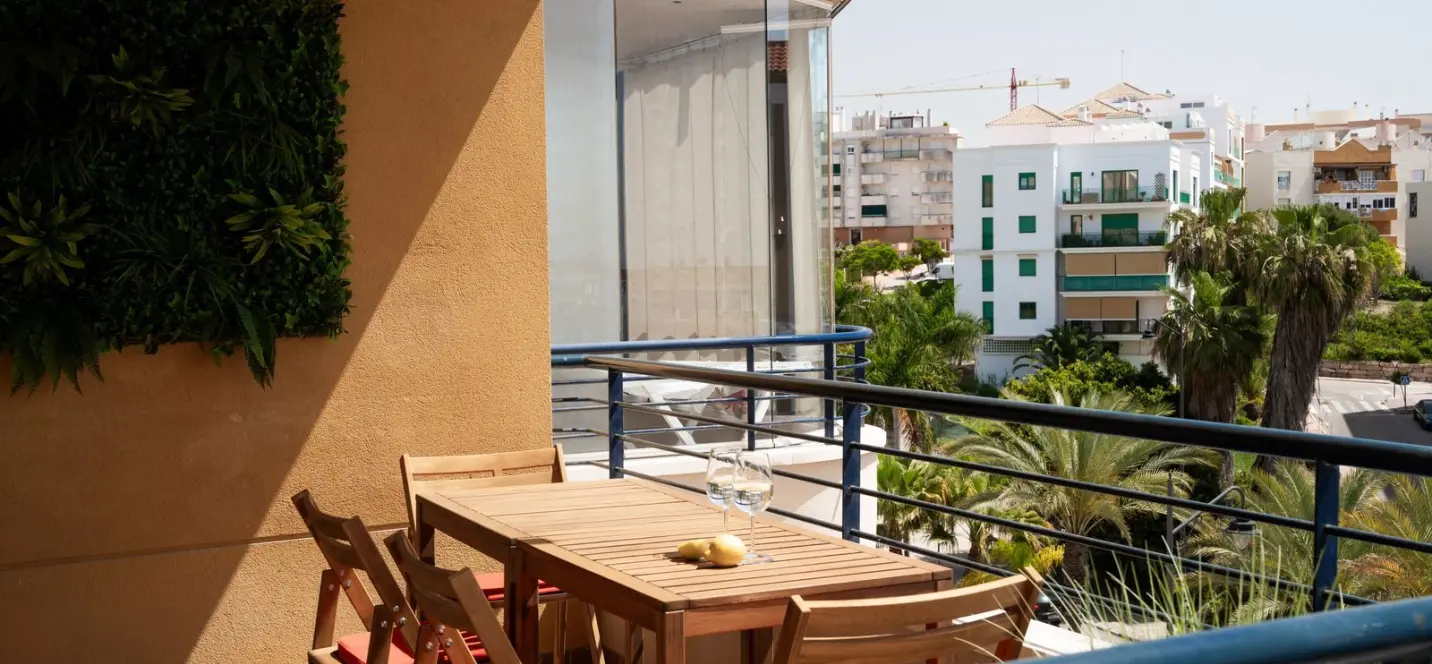 Sale of middle floor apartment in Estepona 4