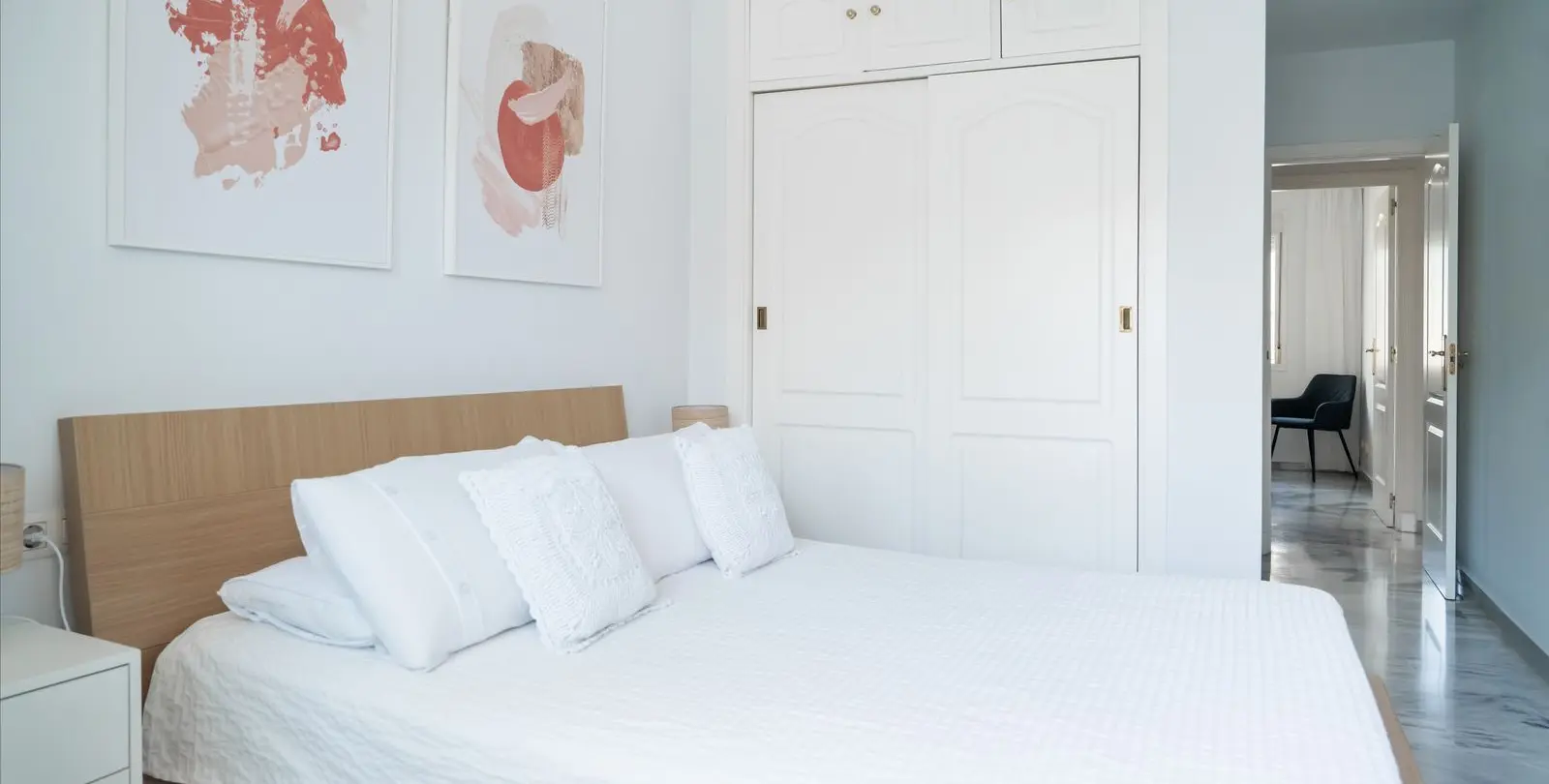 Venta de apartamento en planta media en Estepona 13