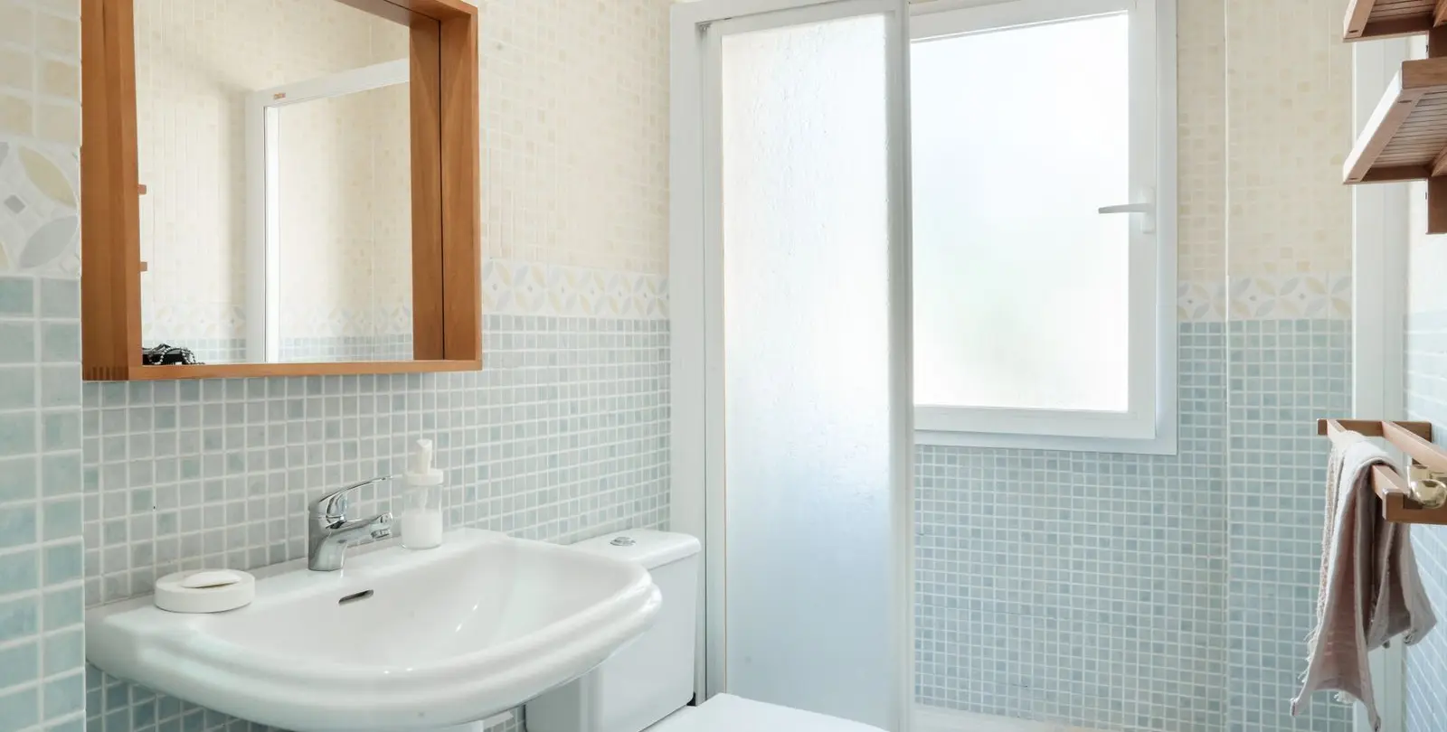 Venta de apartamento en planta media en Estepona 34