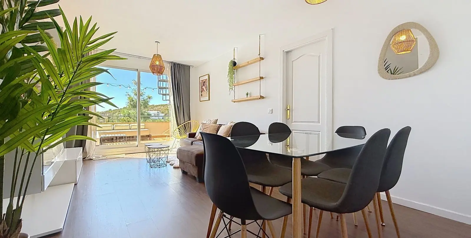 Sale of penthouse in Doña Julia 6
