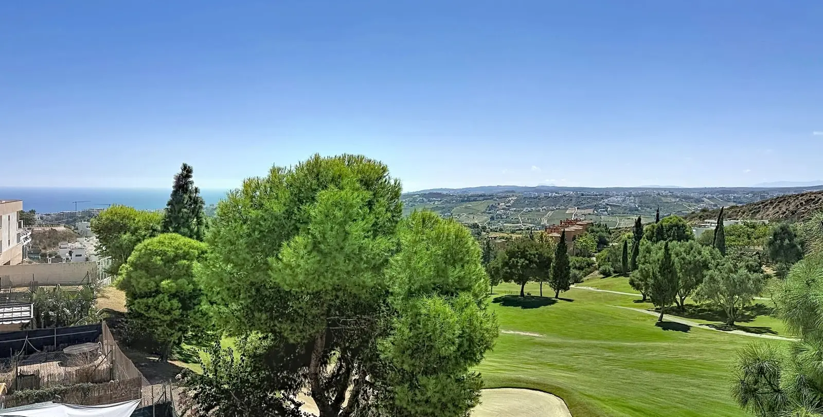 Sale of penthouse in Doña Julia 20