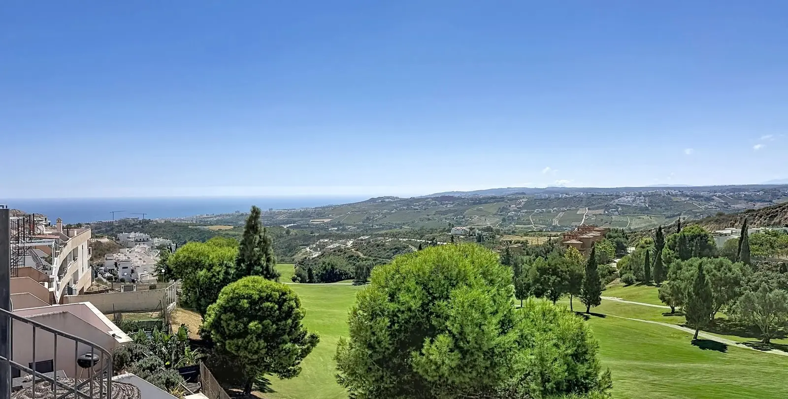 Sale of penthouse in Doña Julia 21