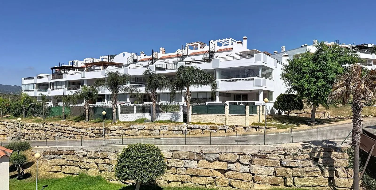 Sale of penthouse in Doña Julia 25