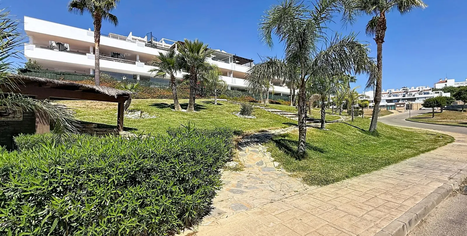 Sale of penthouse in Doña Julia 26