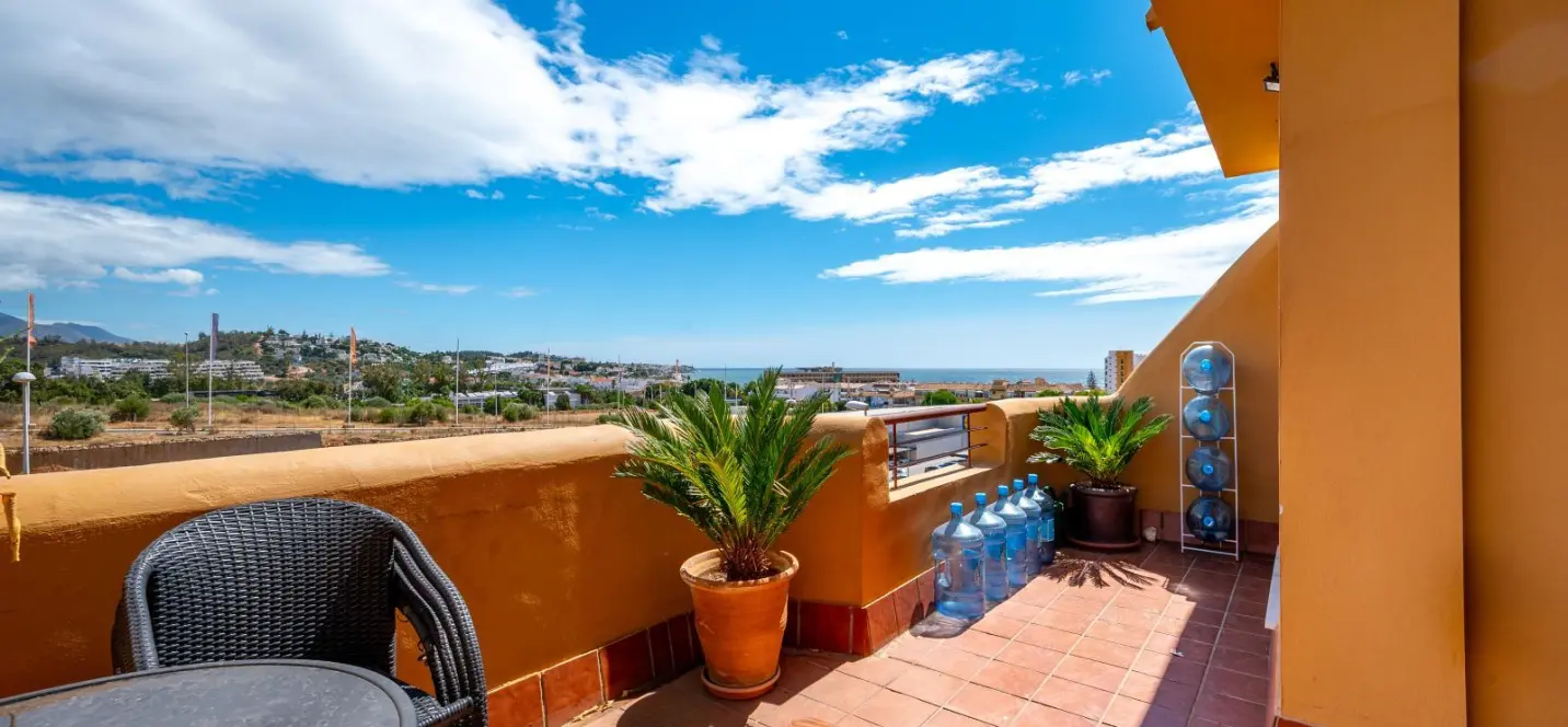 Продажа апартаментов на среднем этаже в La Cala de Mijas 0