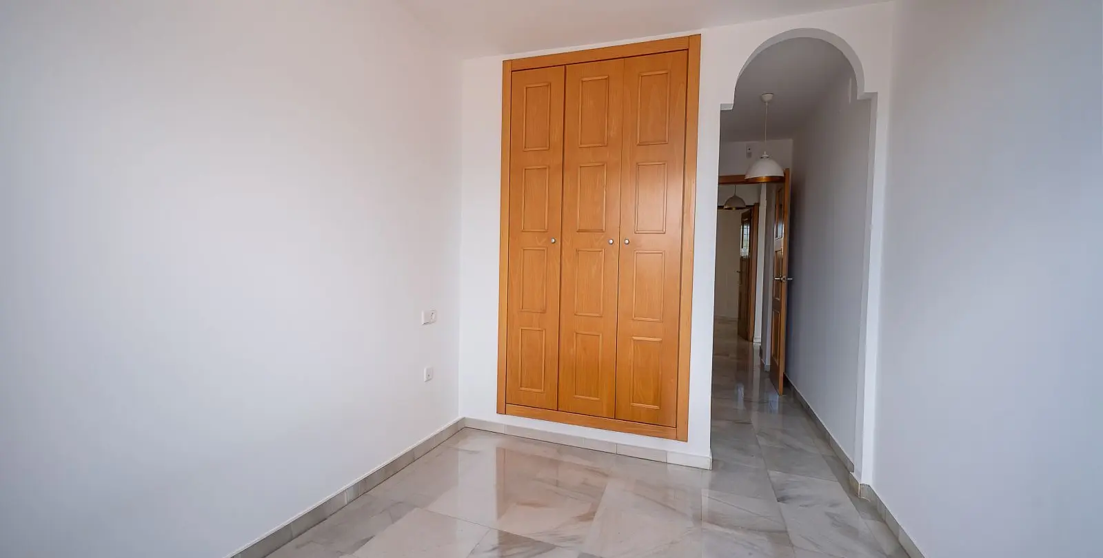 Venta de apartamento en planta media en La Cala de Mijas 9