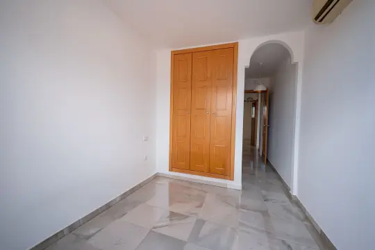 Image 9 thumb