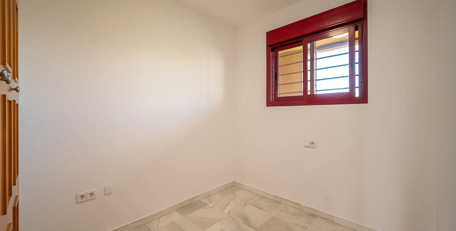 Venta de apartamento en planta media en La Cala de Mijas 11
