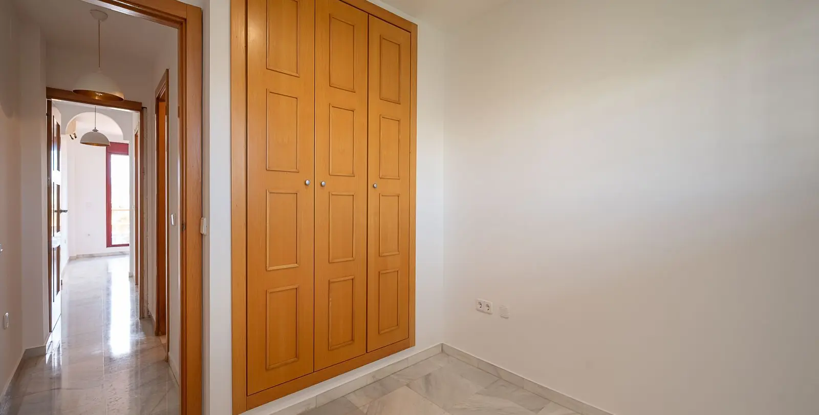 Venta de apartamento en planta media en La Cala de Mijas 12