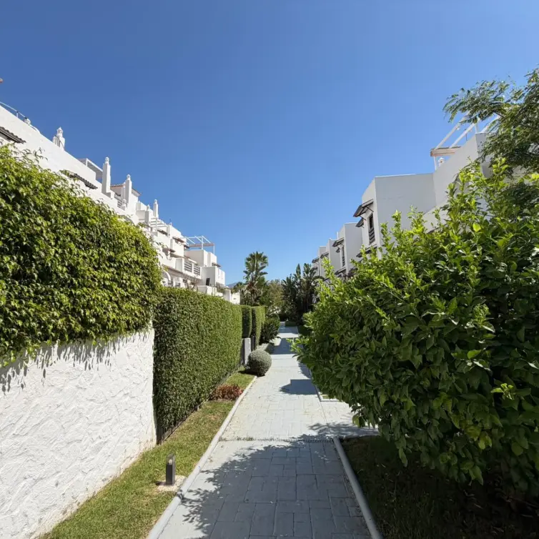 Venta de apartamento en planta baja en Selwo