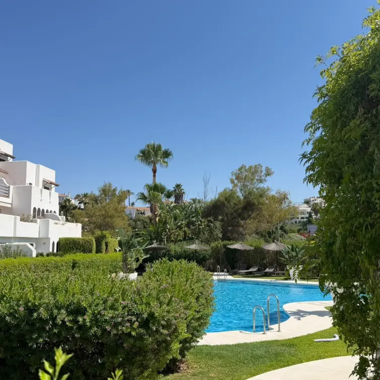 Venta de apartamento en planta baja en Selwo