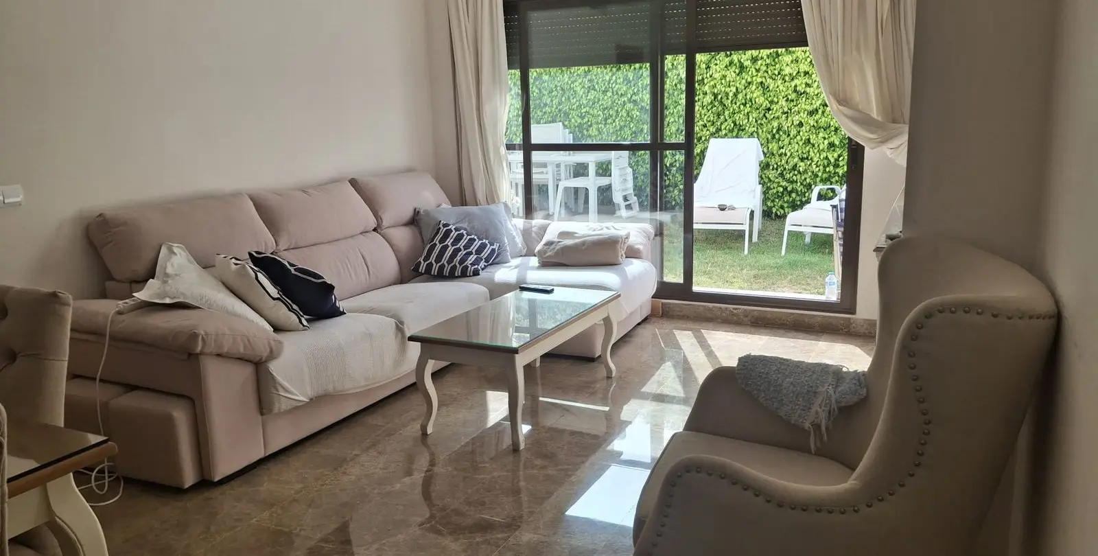 Venta de apartamento en planta baja en Selwo 5