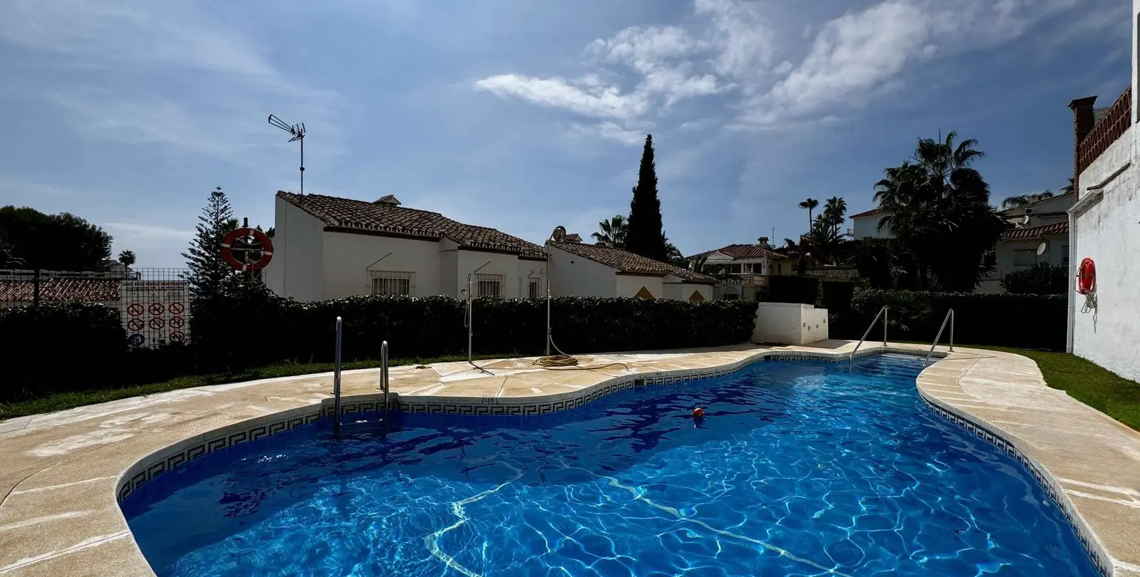 Sale of townhouse in Riviera del Sol 1