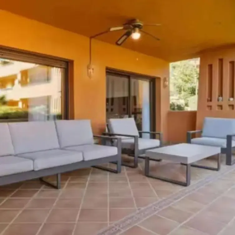 Venta de apartamento en planta baja en Estepona