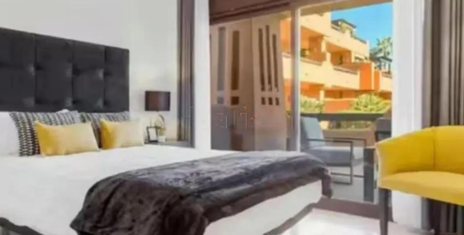 Venta de apartamento en planta baja en Estepona 12