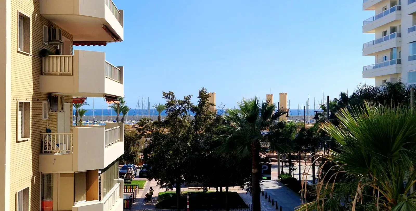 Продажа апартаментов на среднем этаже в Fuengirola 2