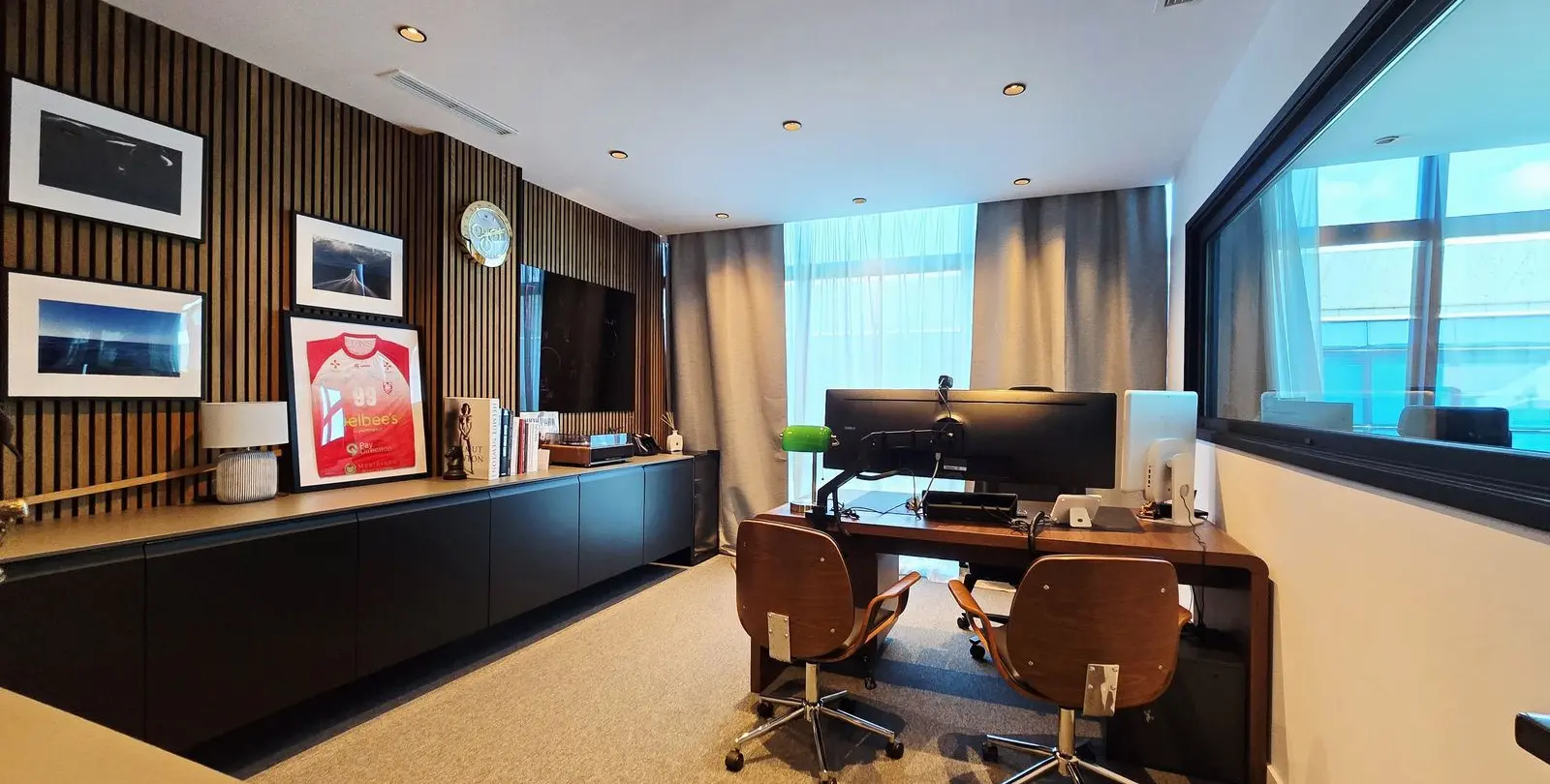 Sale of office in Puerto Banús 2