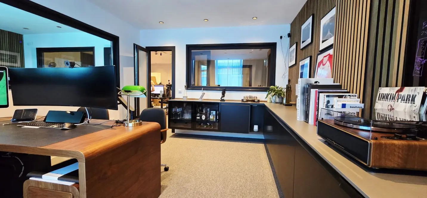 Sale of office in Puerto Banús 2