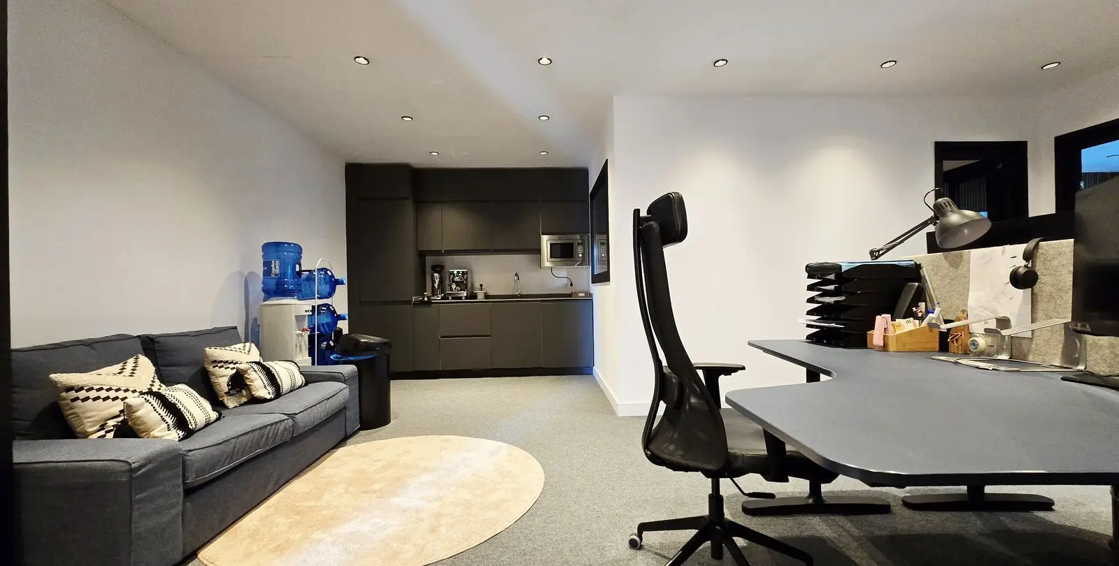 Sale of office in Puerto Banús 9