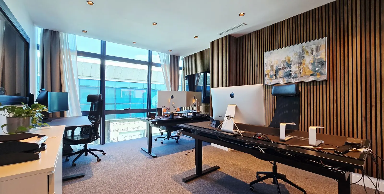 Sale of office in Puerto Banús 10