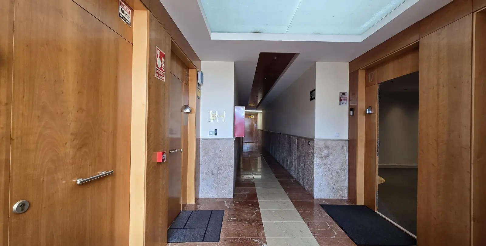 Sale of office in Puerto Banús 13