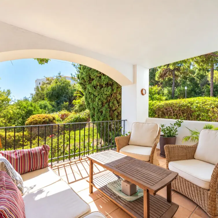 Venta de apartamento en planta baja en Benahavís