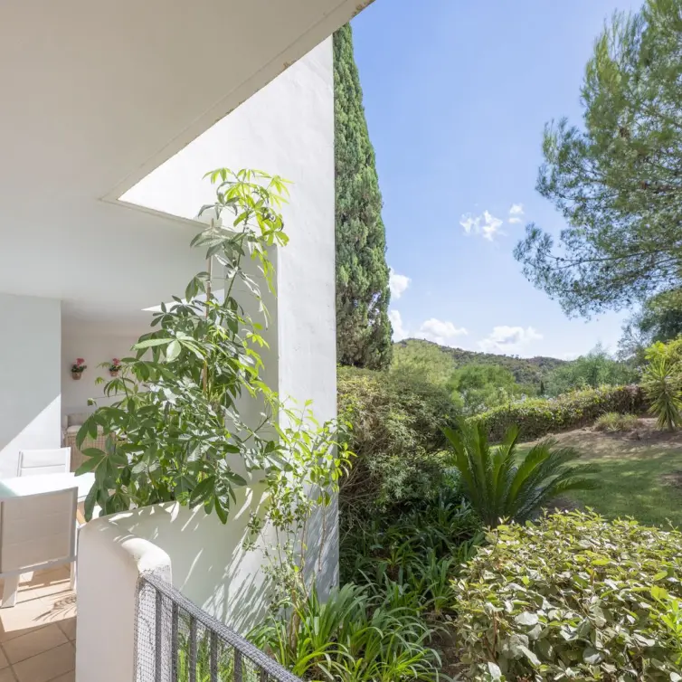 Venta de apartamento en planta baja en Benahavís