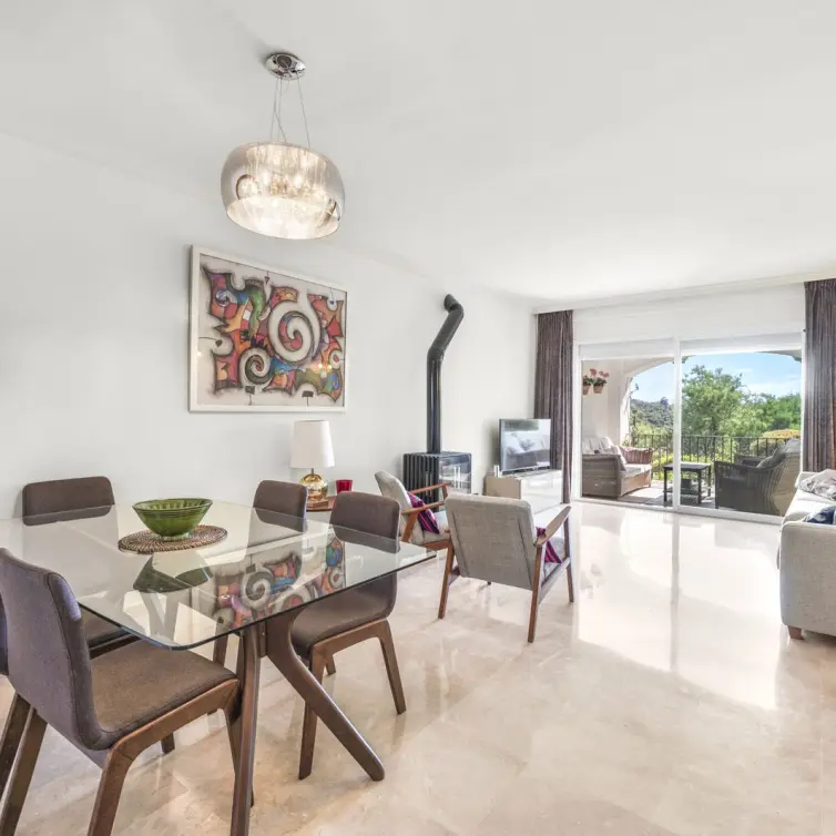 Venta de apartamento en planta baja en Benahavís