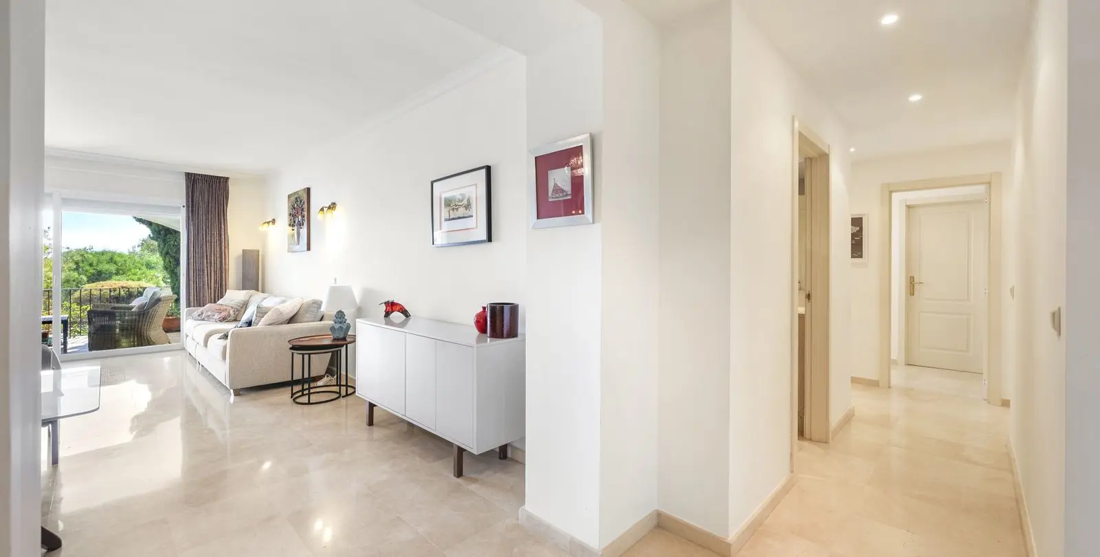 Venta de apartamento en planta baja en Benahavís 10