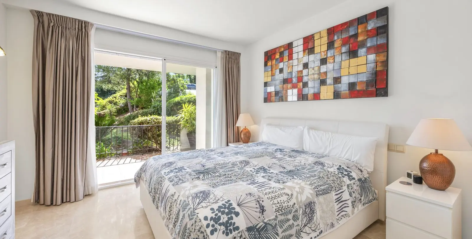 Venta de apartamento en planta baja en Benahavís 14