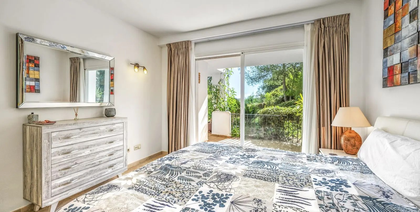 Venta de apartamento en planta baja en Benahavís 15