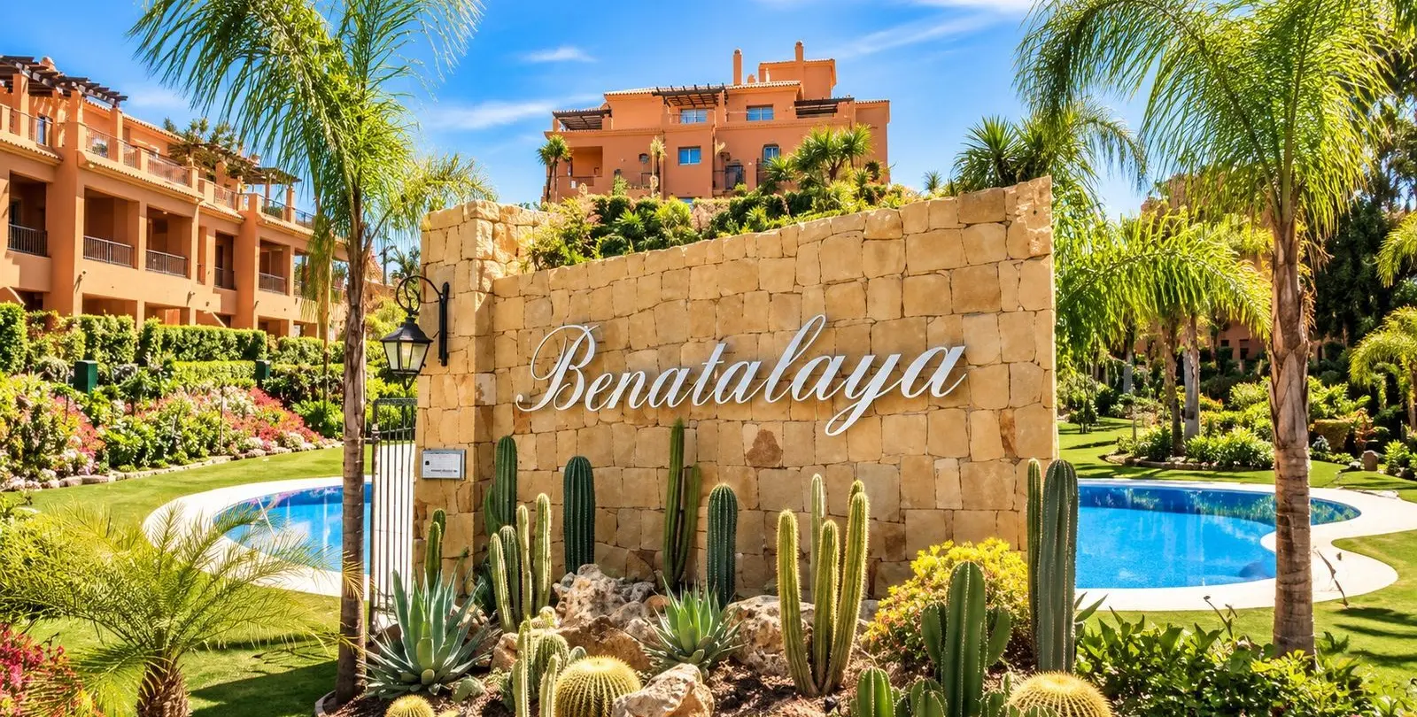 Sale of ground floor apartment in Estepona 2