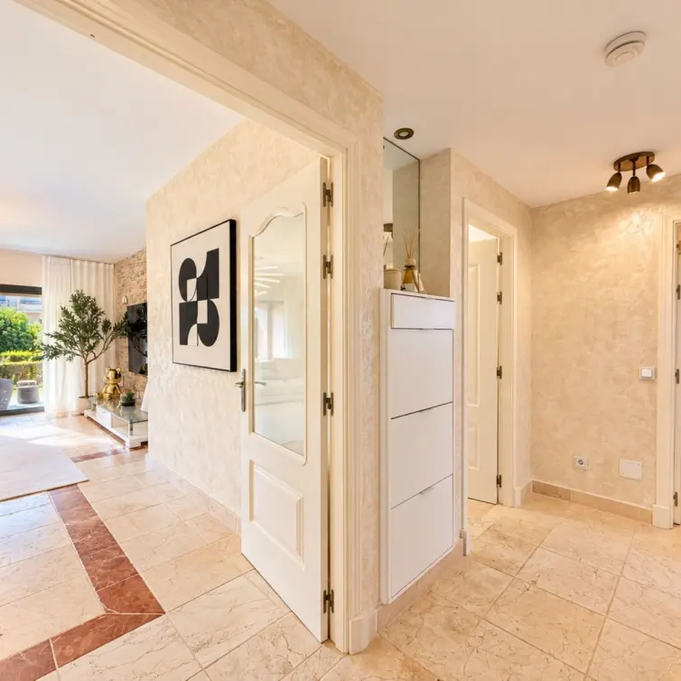 Sale of ground floor apartment in Estepona