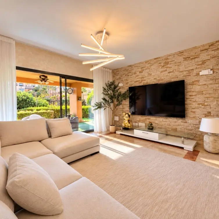 Sale of ground floor apartment in Estepona