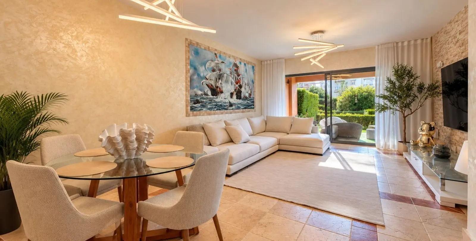 Sale of ground floor apartment in Estepona 9