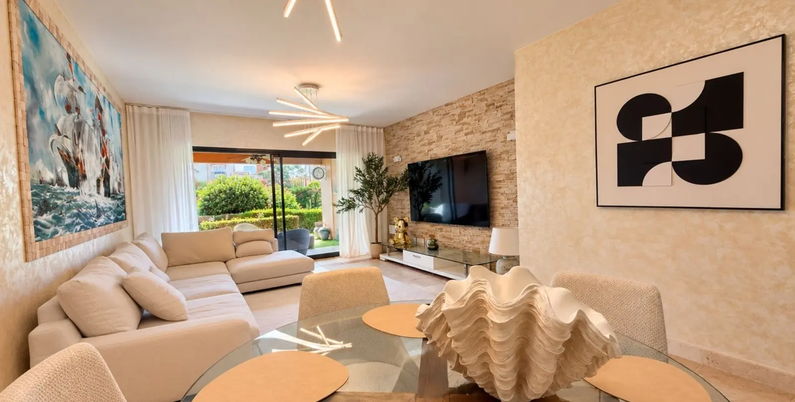 Sale of ground floor apartment in Estepona 10