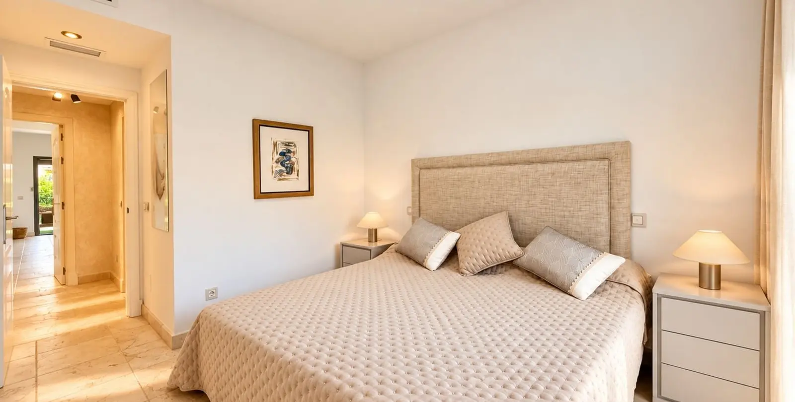 Sale of ground floor apartment in Estepona 22