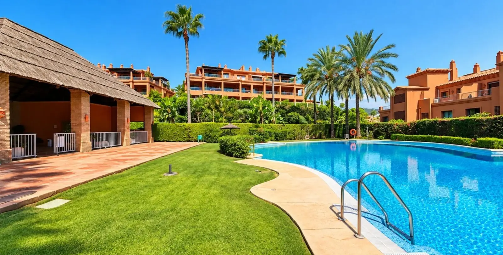 Sale of ground floor apartment in Estepona 27