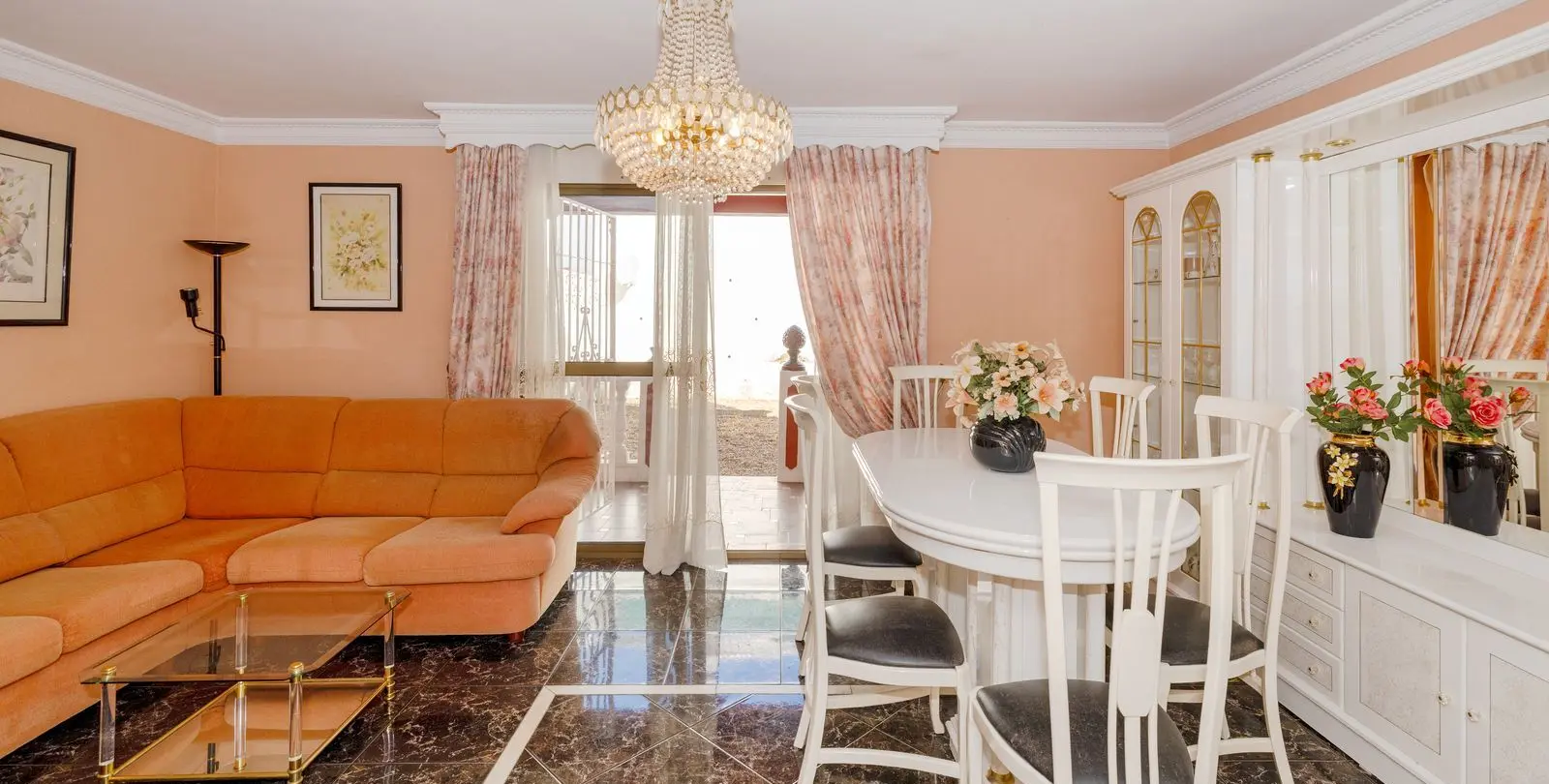 Sale of townhouse in Marbella 1