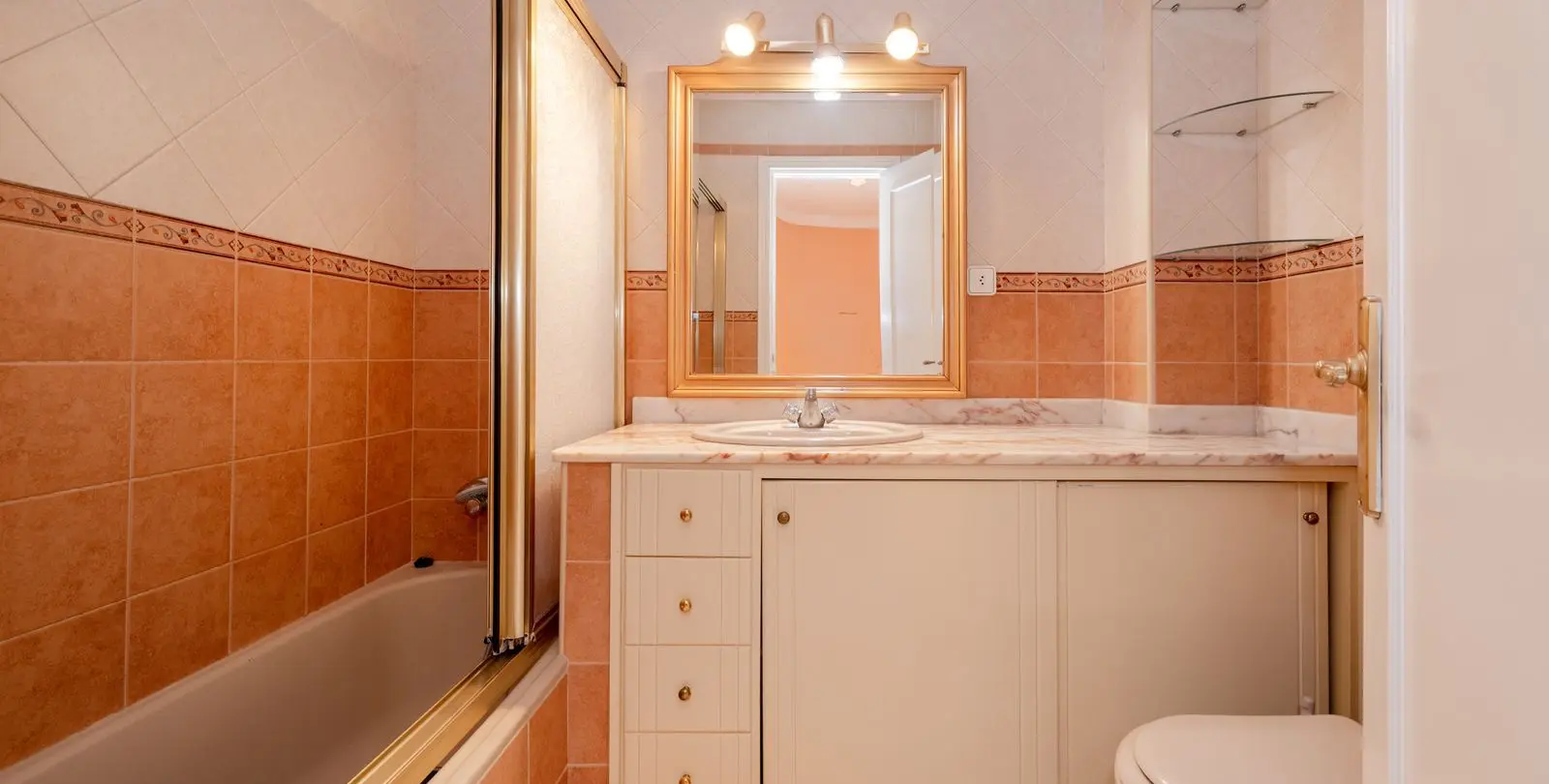 Sale of townhouse in Marbella 17
