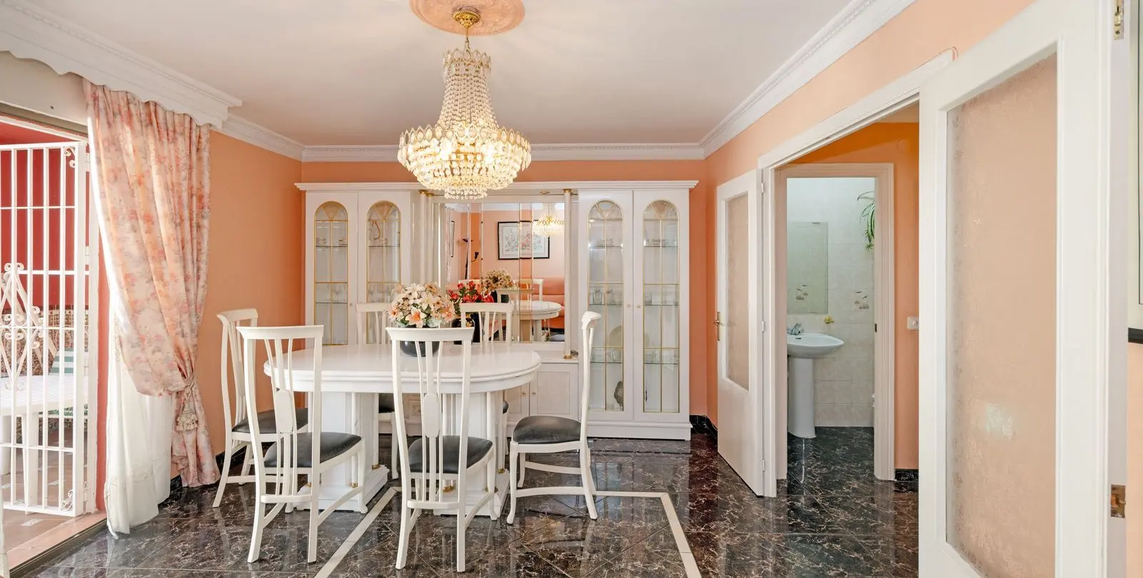 Sale of townhouse in Marbella 43
